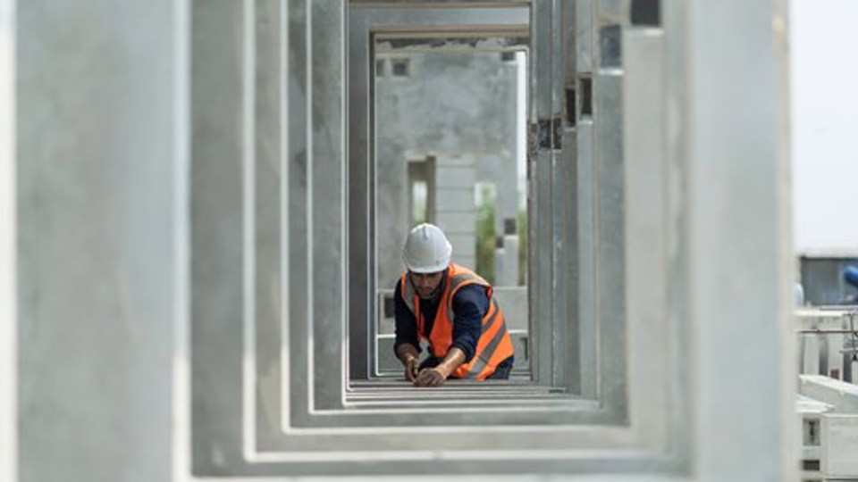 Mennesker På Beton Byggeplads